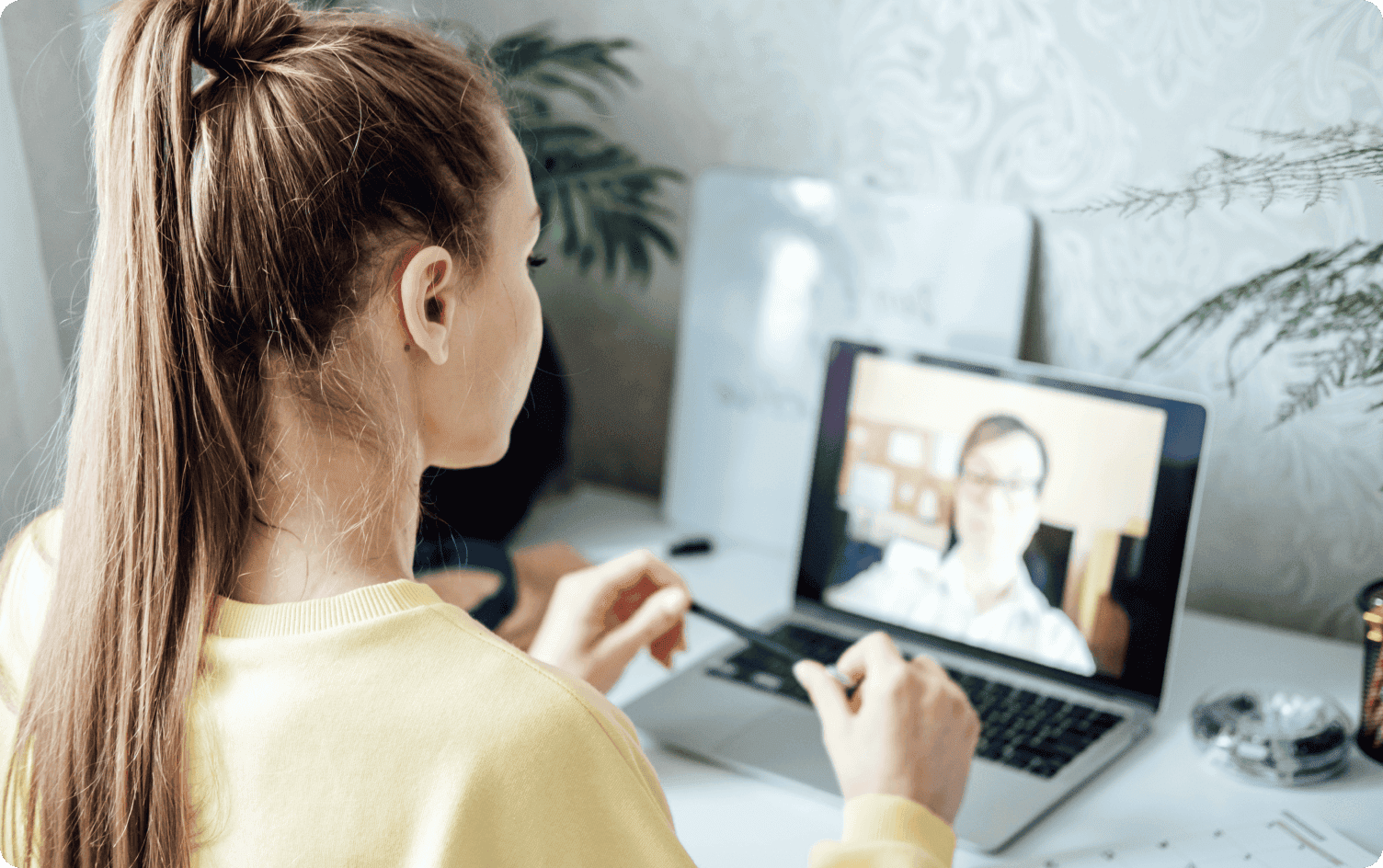 Live Video Interviews Better Than Pre-Recorded?